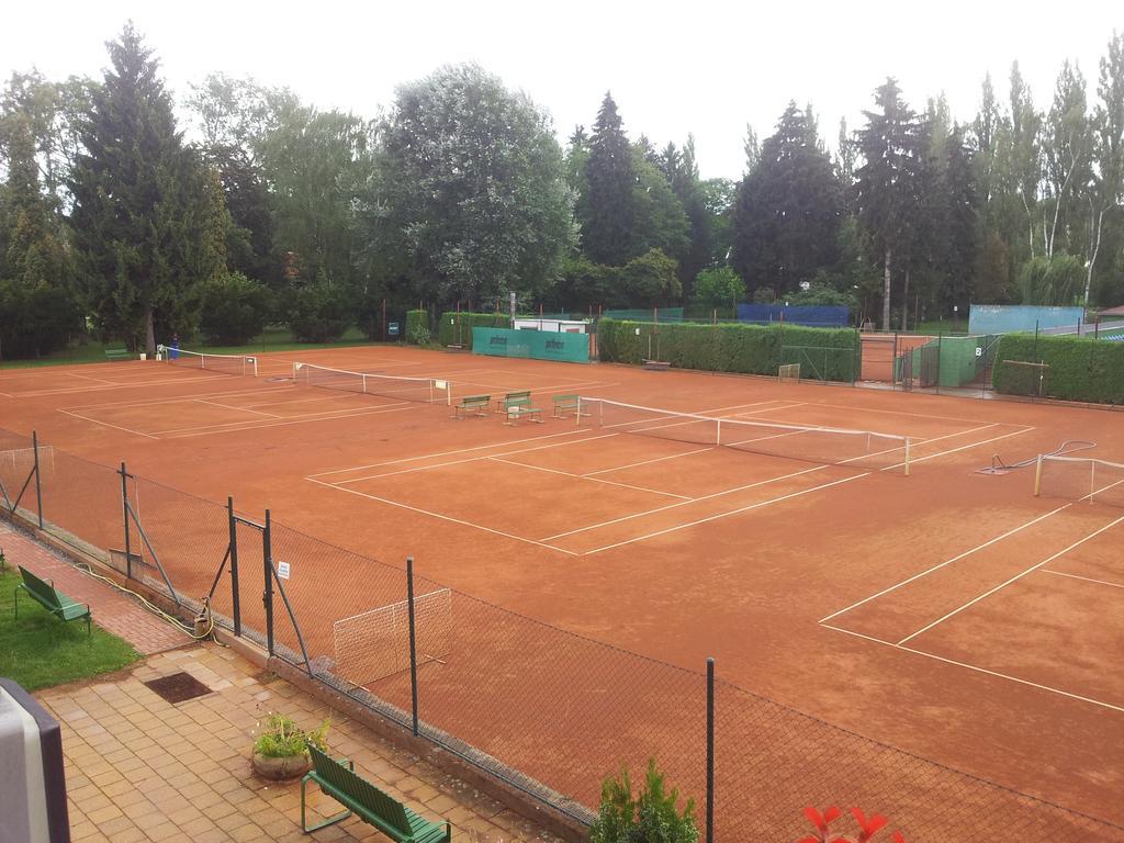 Penzion Tenis Poděbrady Exterior foto