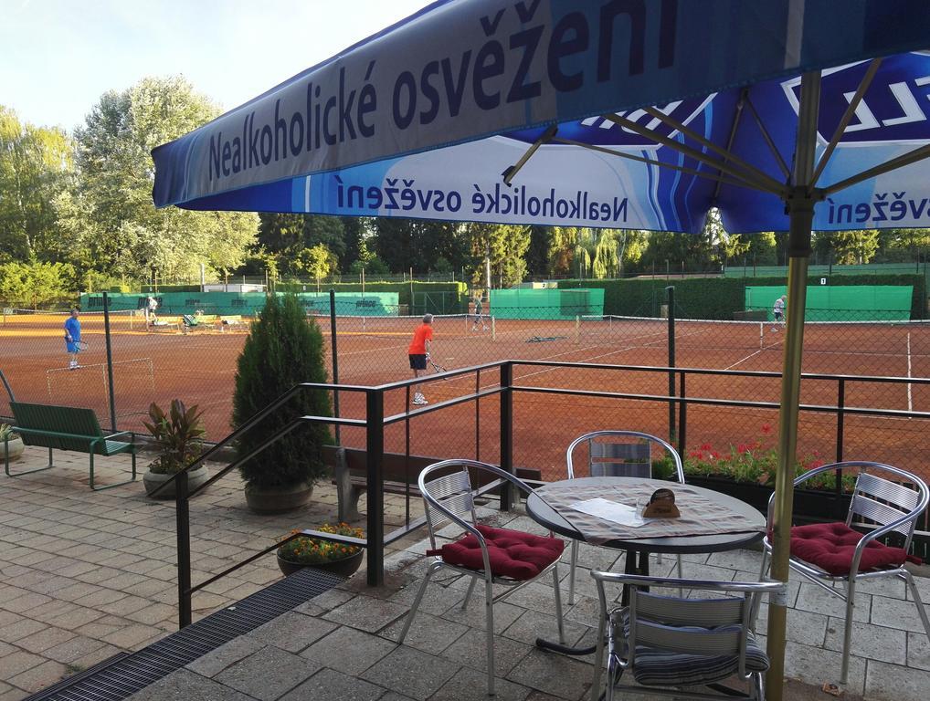Penzion Tenis Poděbrady Exterior foto