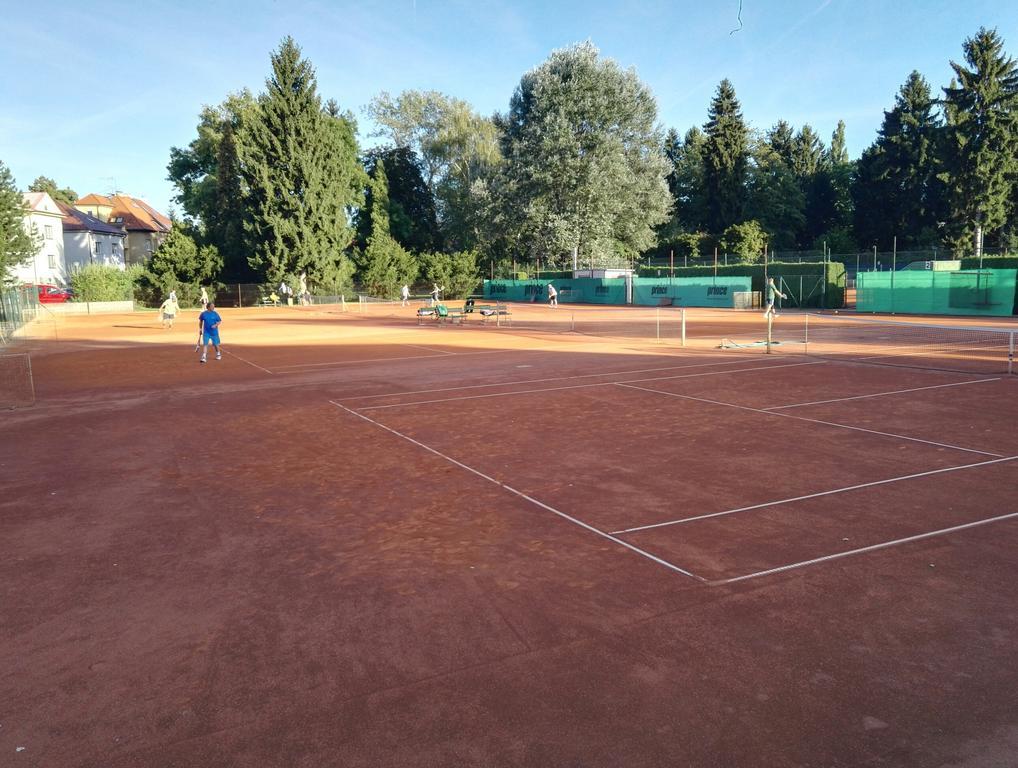 Penzion Tenis Poděbrady Exterior foto