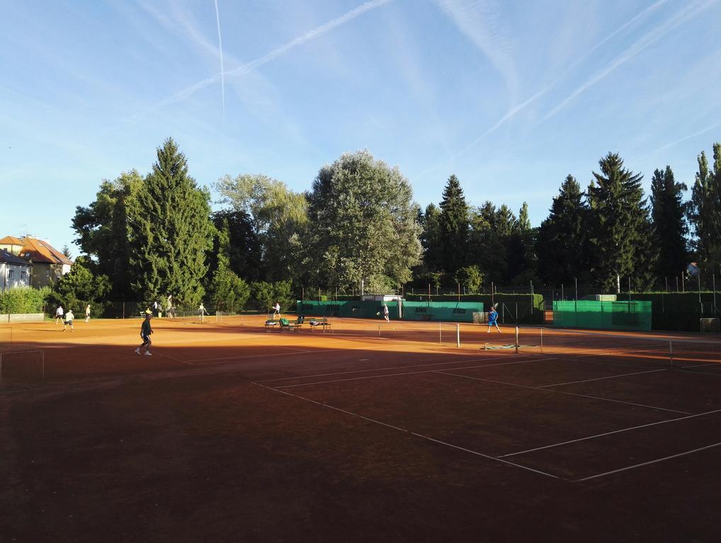 Penzion Tenis Poděbrady Exterior foto