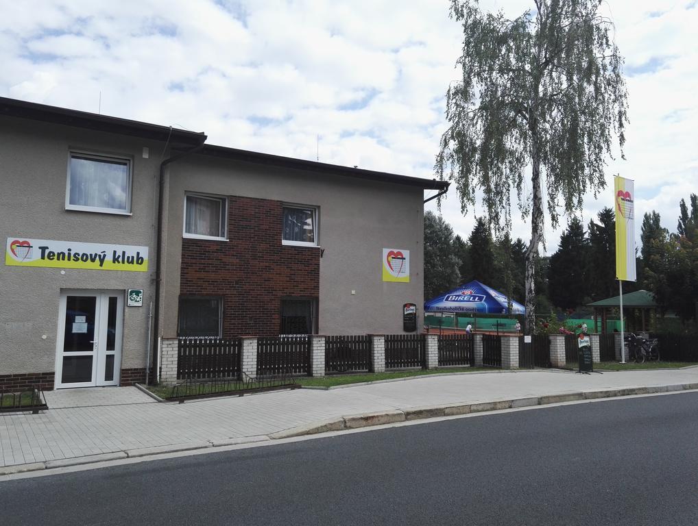 Penzion Tenis Poděbrady Exterior foto